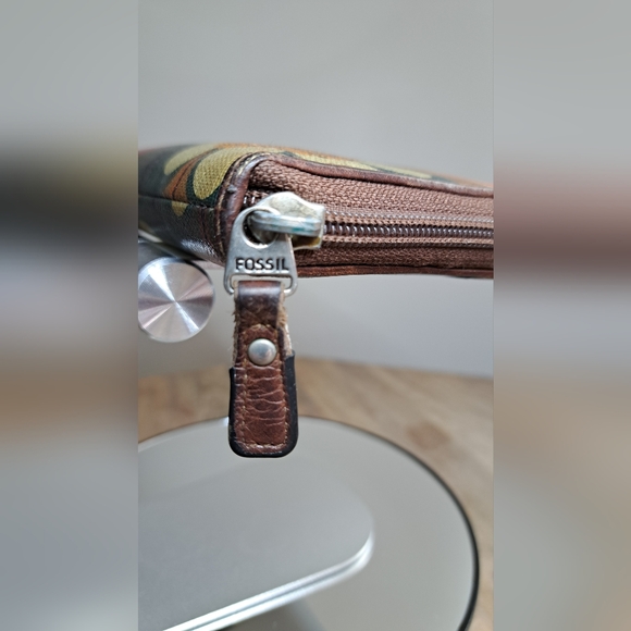 FOSSIL Key -Per Coated Canvas Multicolor Floral Wallet - Picture 8 of 15